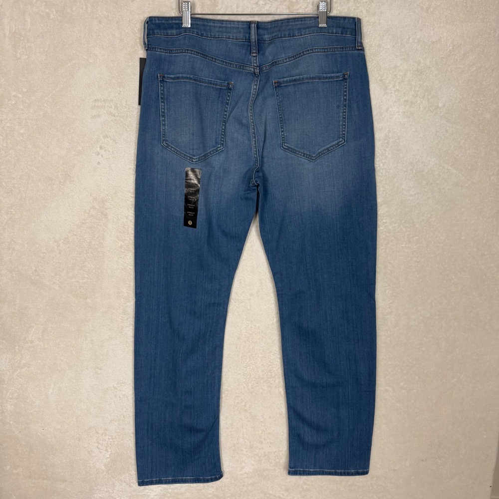 True Classic Mens Straight Leg Jeans Medium Indigo Wash 36x30 Stretch Denim NWT - Picture 3 of 7